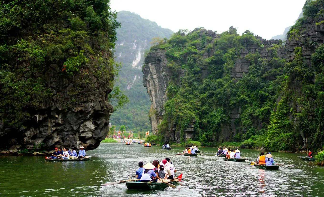 Enjoyable boat excursions in Ninh Binh