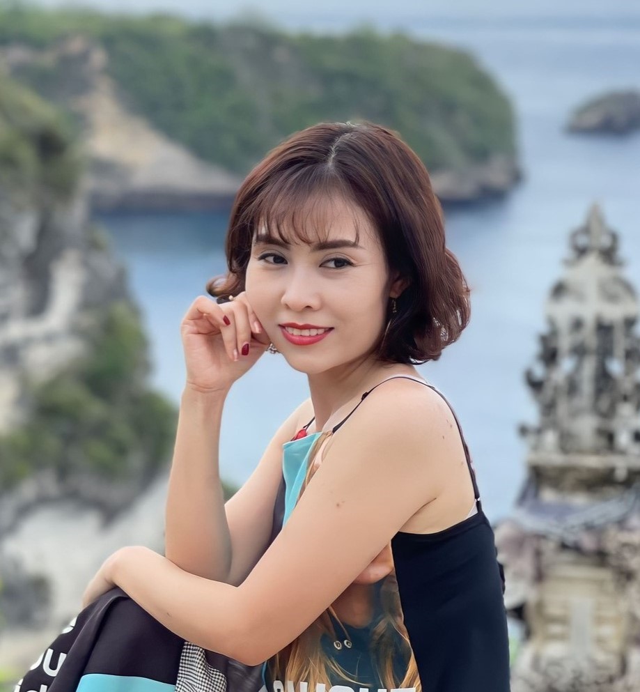 Mrs. Hoang Ngoc Bao - Tour Manager and Travel Support - Vietsky Travel